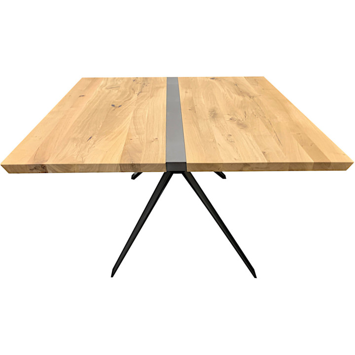 Square table in solid oak and concrete