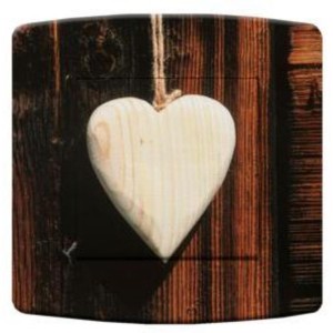 Interrupteur décoré coeur fond vieux bois
