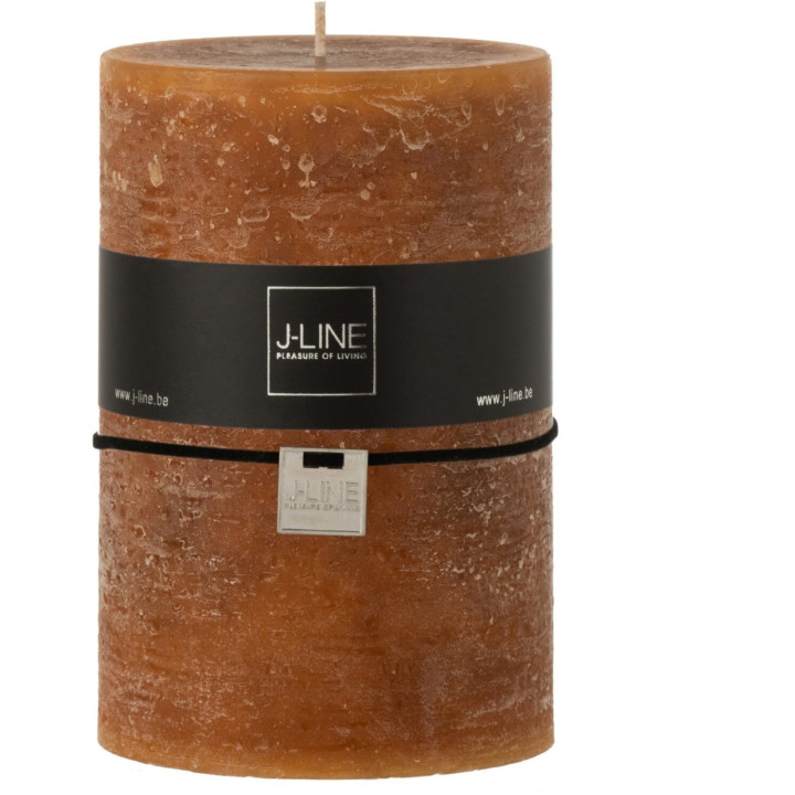 Cylindrical candle in caramel