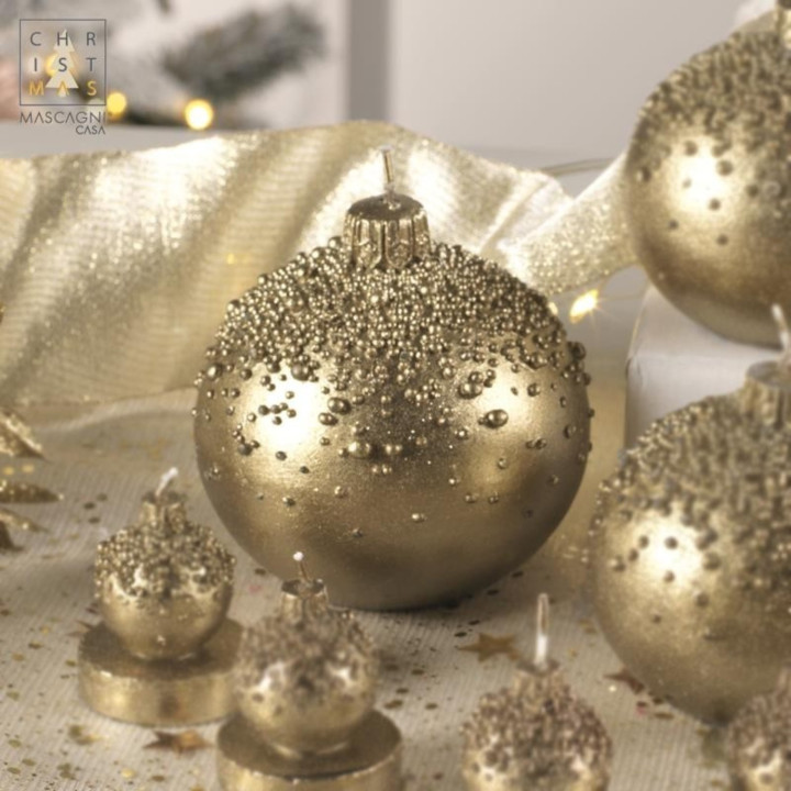 Gold bauble candle