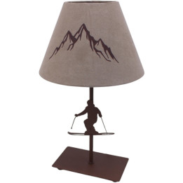 Lampada sciatore aj montagna