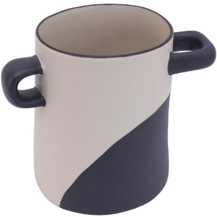 Vaso nero immerso